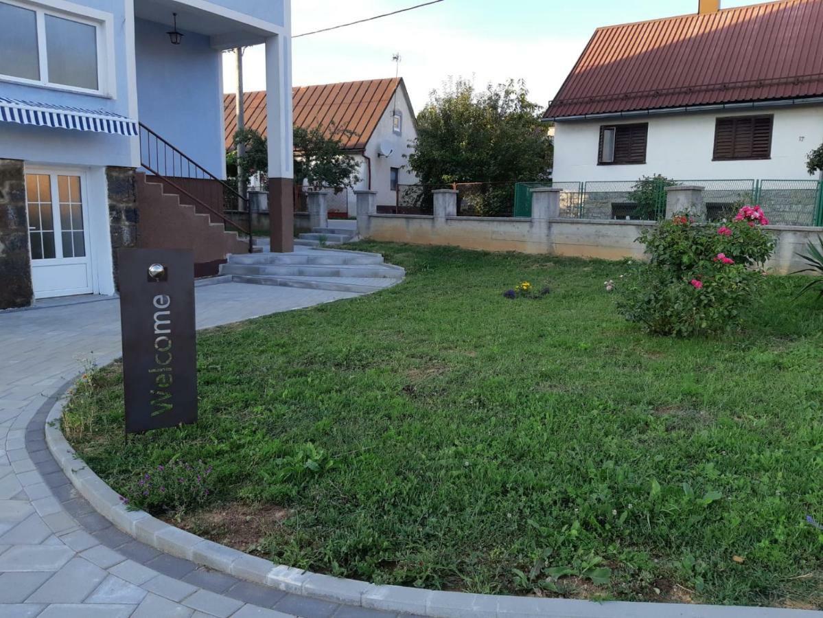 Apartment Upper Town Gospić Eksteriør billede